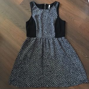 Kenzie Chevron Print Dress